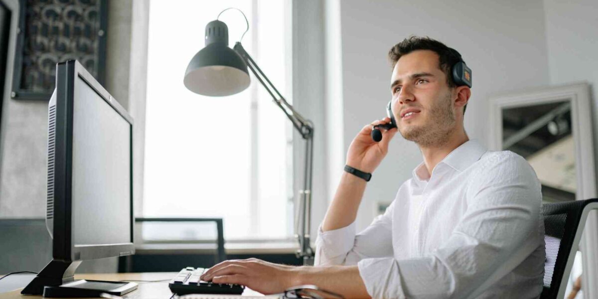 Automatyczny SMS po nieodebranym połączeniu – odzyskiwanie klientów dzięki FastTony CallApp