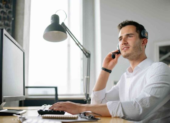 Automatyczny SMS po nieodebranym połączeniu – odzyskiwanie klientów dzięki FastTony CallApp