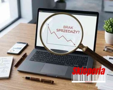 Detektywistyczne Ujęcie Lupy Nad Laptopem Z Napisem Brak Sprzedaży Oraz Dokumentami Na Biurku